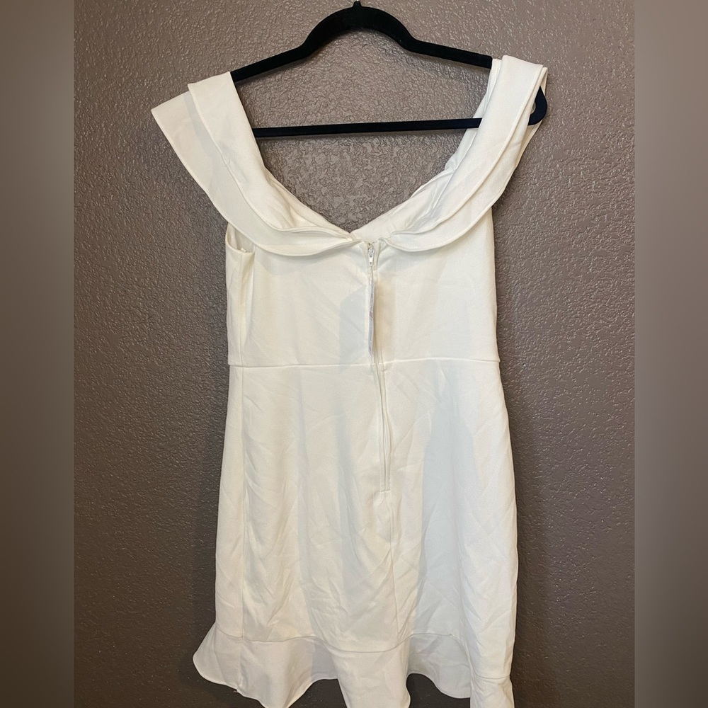 CITY STUDIO White Sleeveless V Neck Short Party Sheath Dress - Picture 3 of 4
